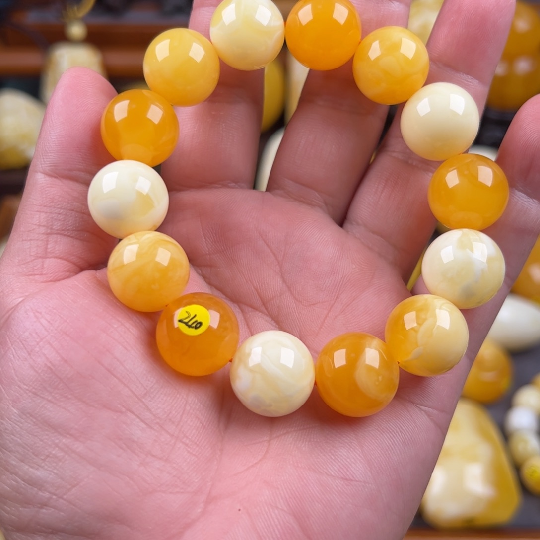 ****蛙未镶嵌颈饰琥珀纯天然蜜蜡