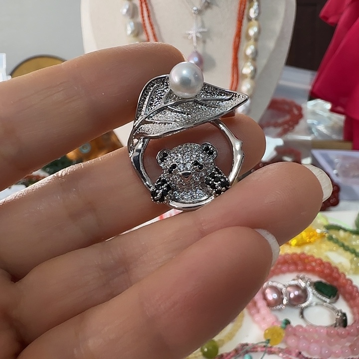 丽***丽胸饰淡水珍珠未镶嵌银色熊猫款