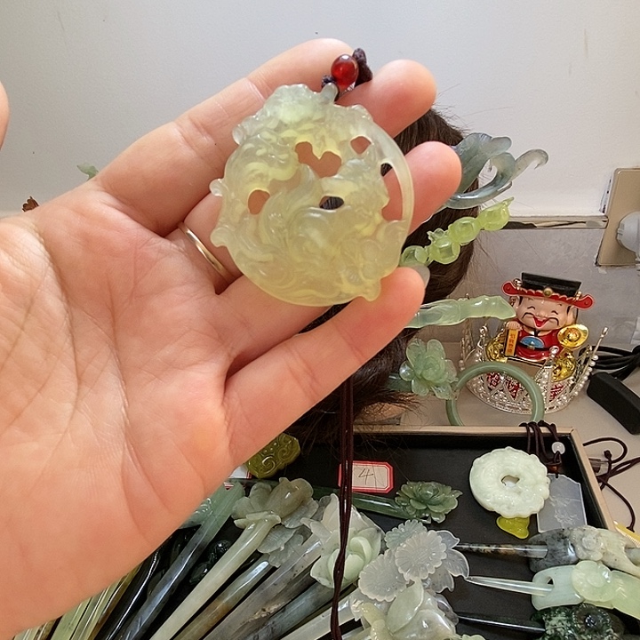 蛇纹石玉合金发饰狐狸车挂