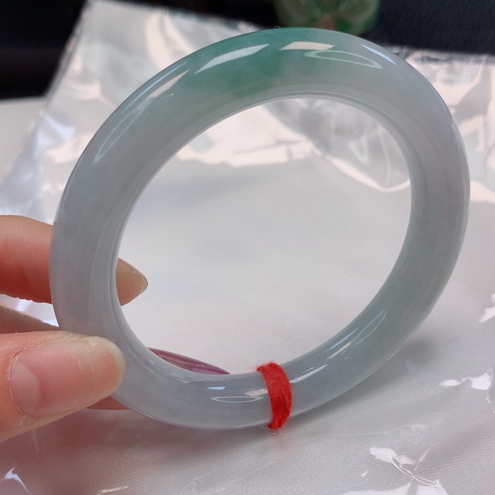 翡翠手镯（圆镯）未镶嵌青****歌