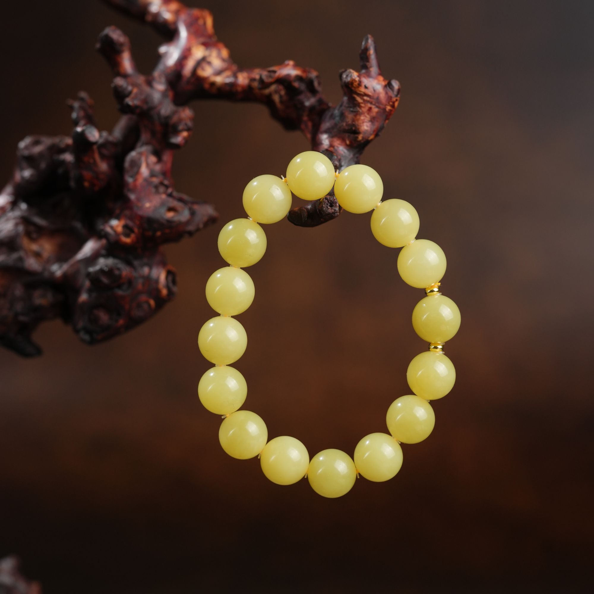 【鑫浩矿业】新疆和田玉-高品黄玉鸡油黄卡12圆珠手串一条 