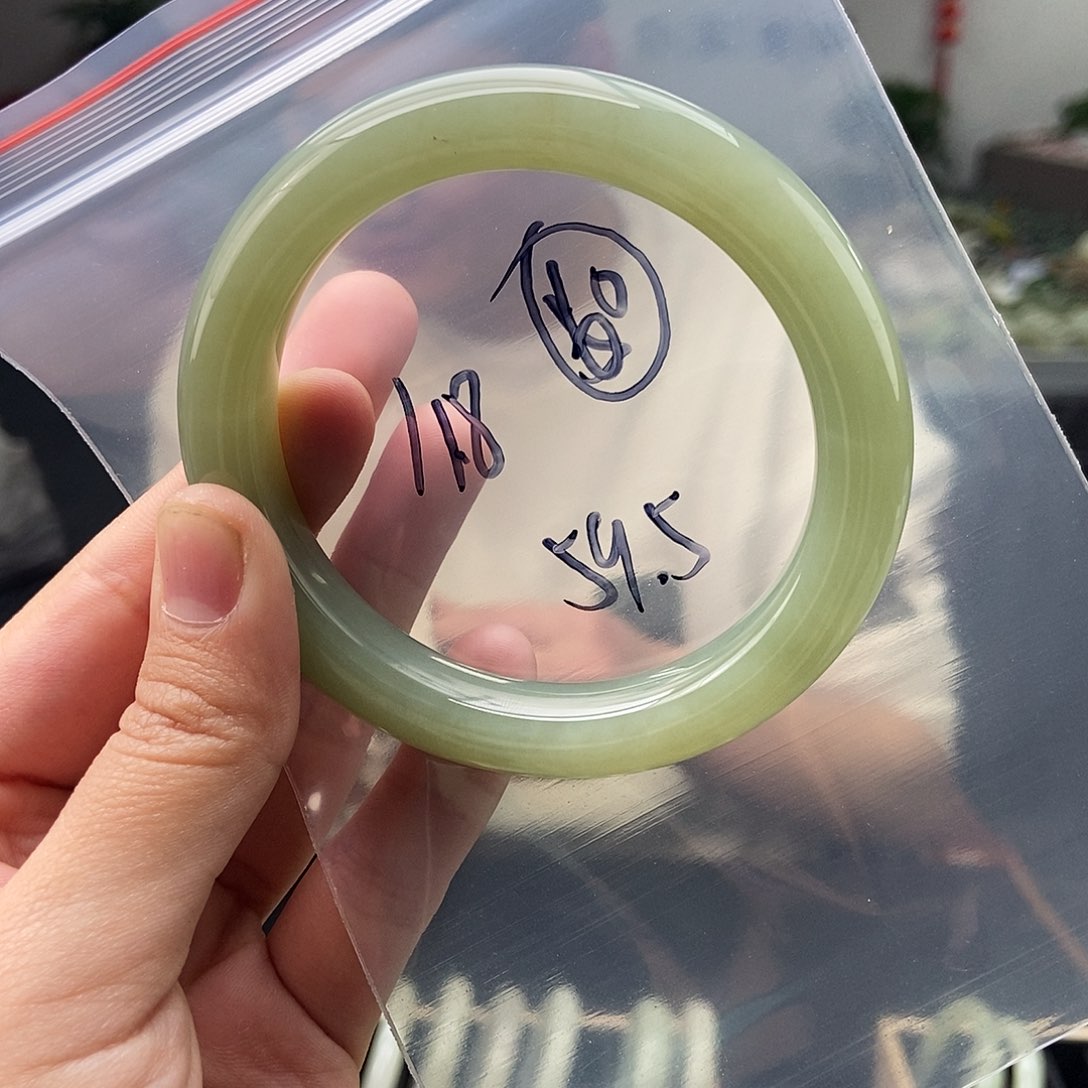 和田玉颜色多样性发拍一发一未镶嵌