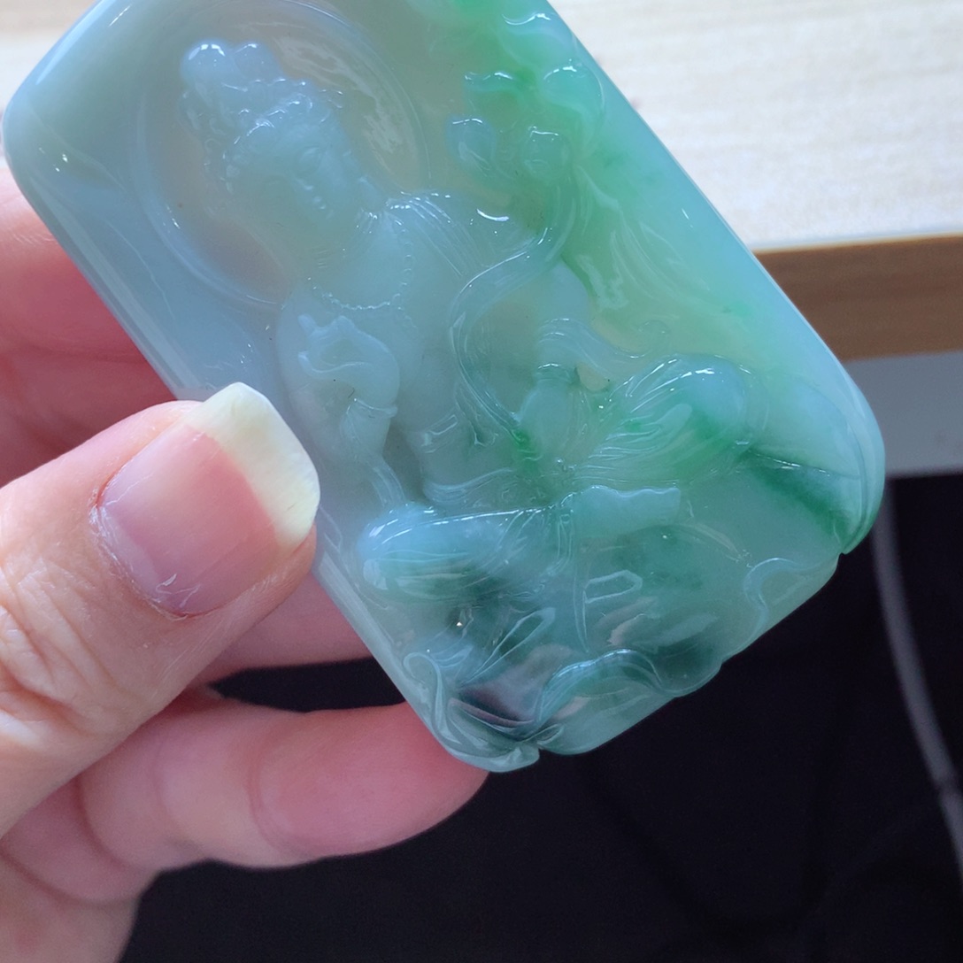 翡翠颈饰未镶嵌吊坠