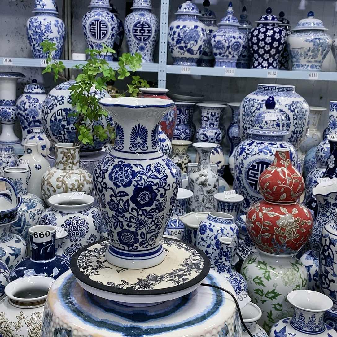 【闪购商品】摆件鱼尾瓶瓷器摆件…………………………