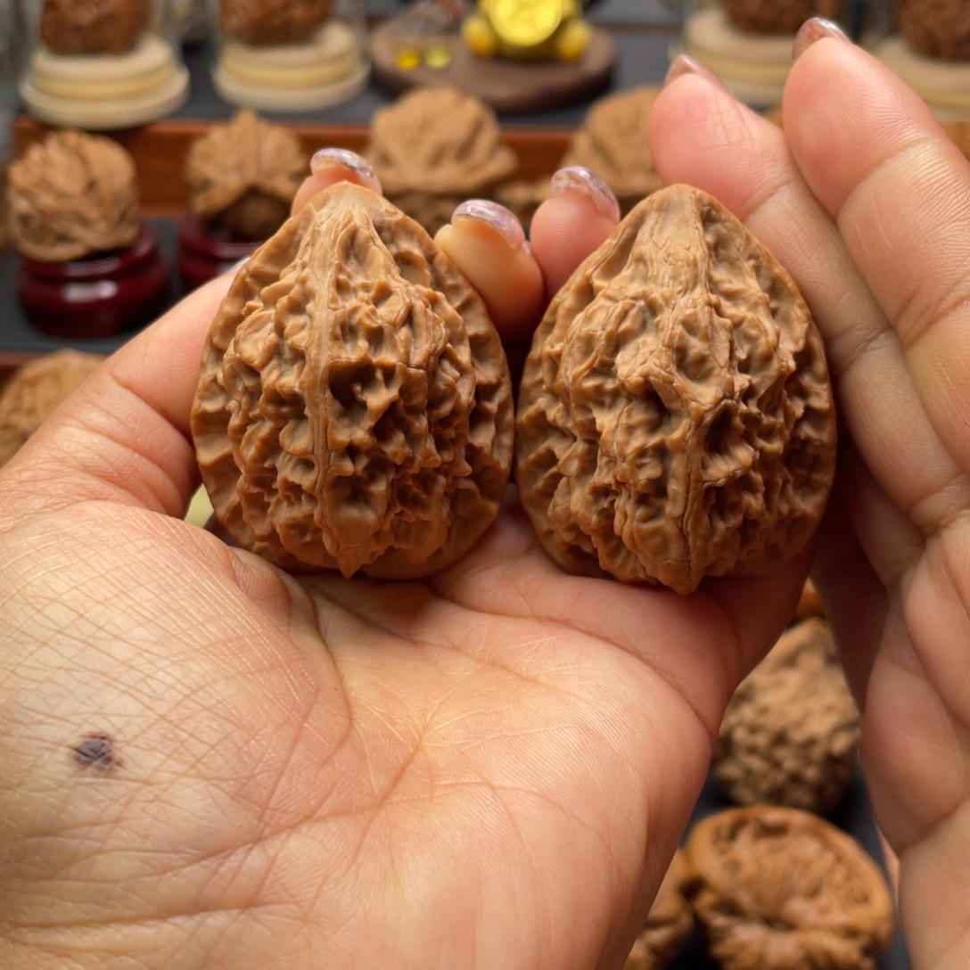 把件文玩核桃十三陵鸡心40