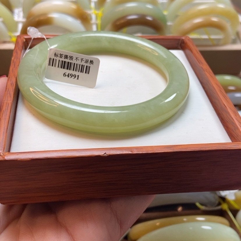 【闪购商品】和田玉手镯未镶嵌60.6