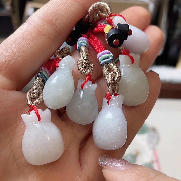 翡翠颈饰未镶嵌吊坠