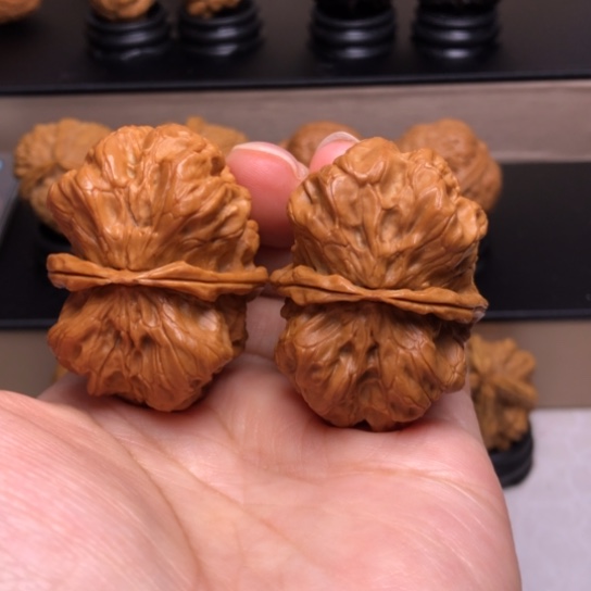 文玩核桃把件磐石鬼脸80