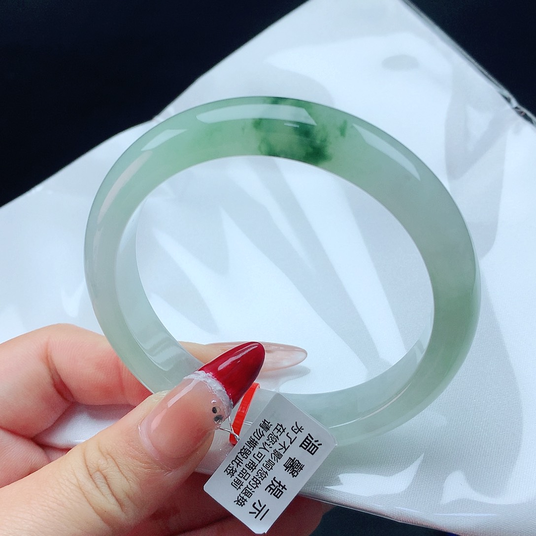 翡翠手镯未镶嵌58圈