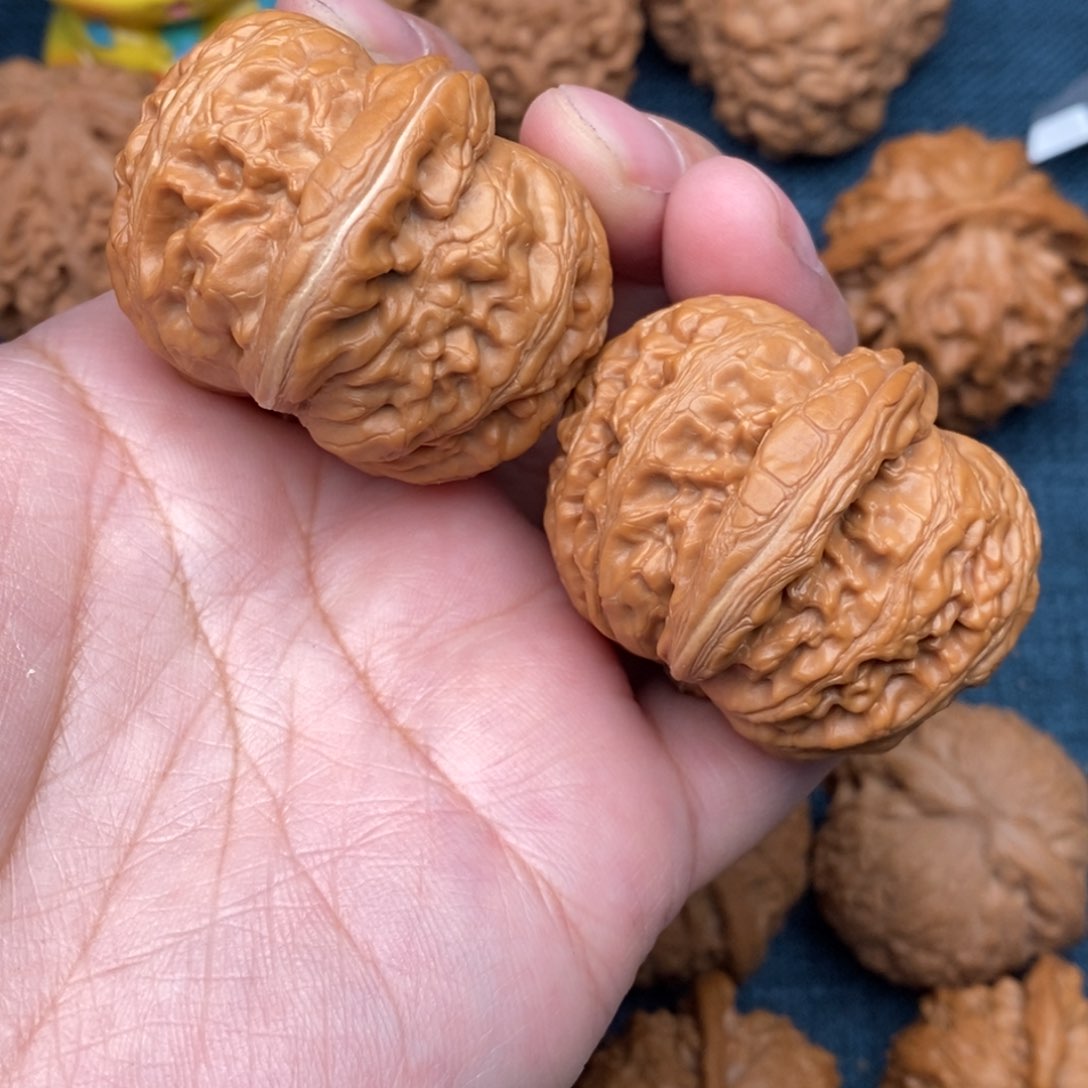 文玩核桃把件大****涯44毕业元宝全品