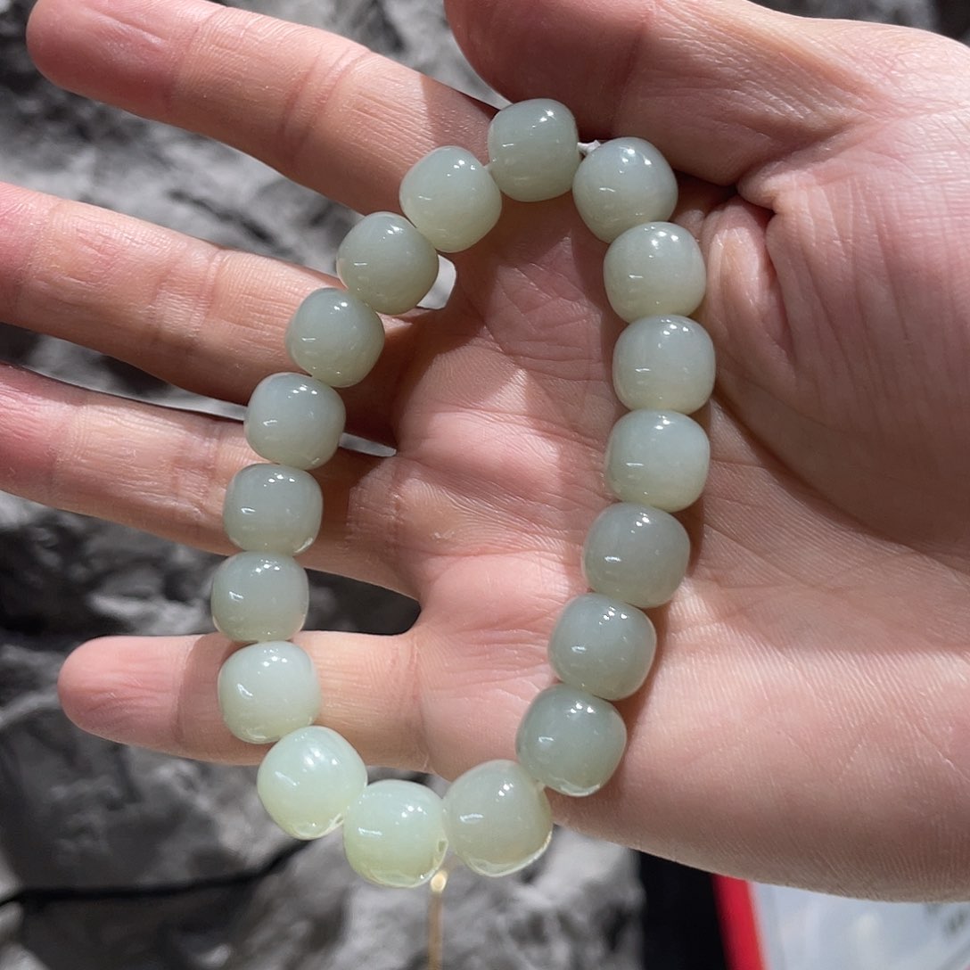 和田玉手串未镶嵌