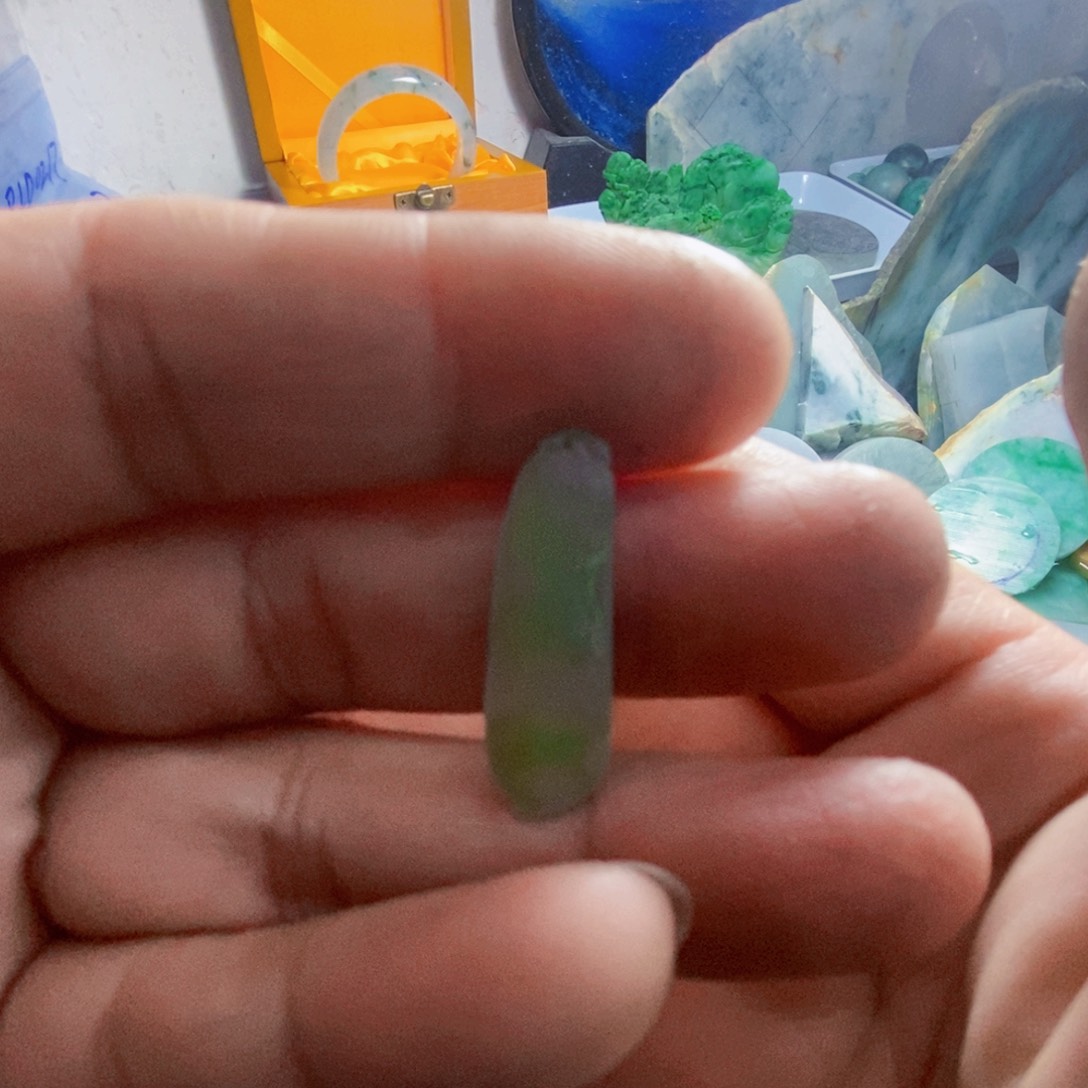 定制翡翠未镶嵌翡翠