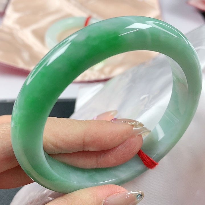 未镶嵌手镯翡翠，926