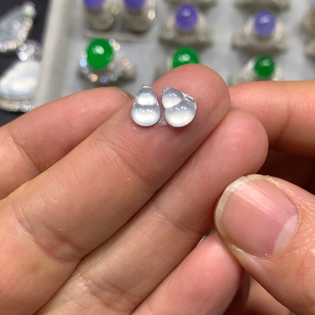 翡翠戒指未镶嵌葫芦