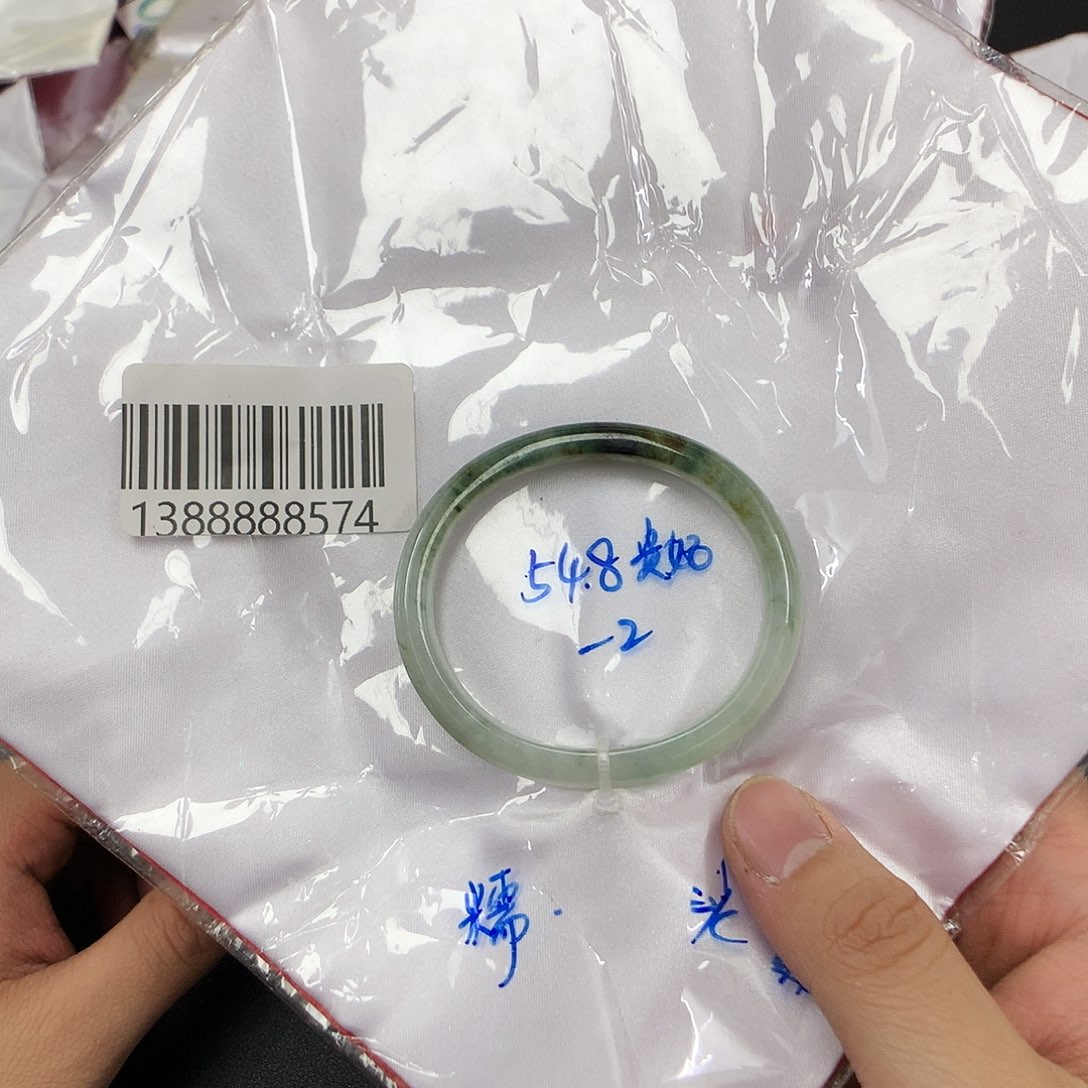 翡翠手镯未镶嵌天然缅甸翡翠手镯