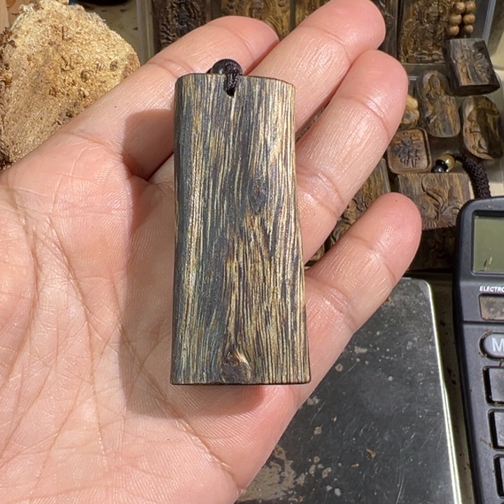 沉香吊坠棋楠沉香乌身吊坠7.4克