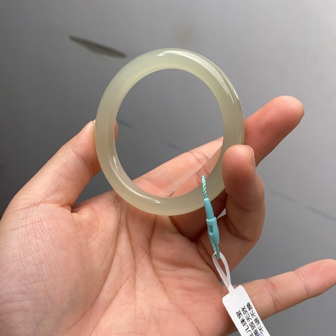 和田玉手镯未镶嵌天***?52.53