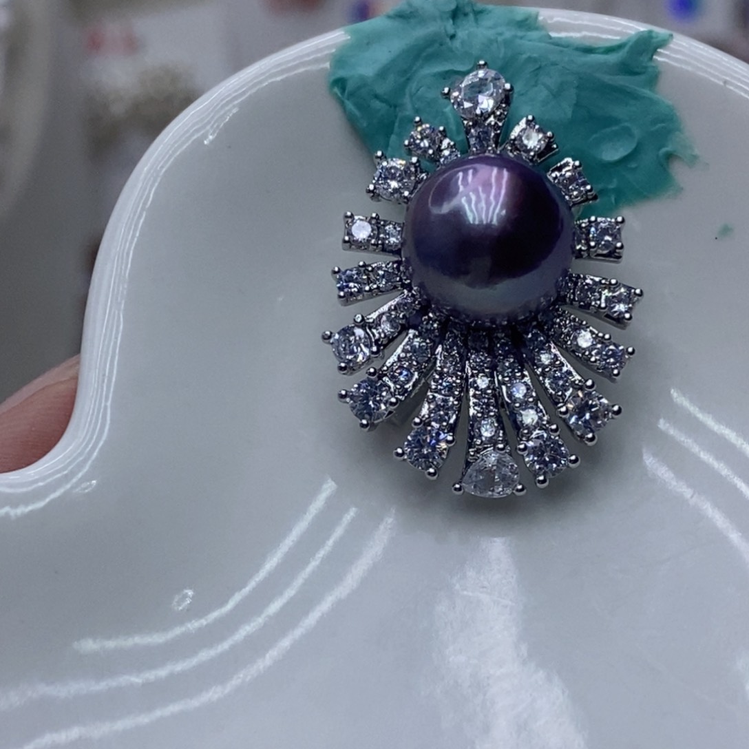 淡水珍珠胸饰合金