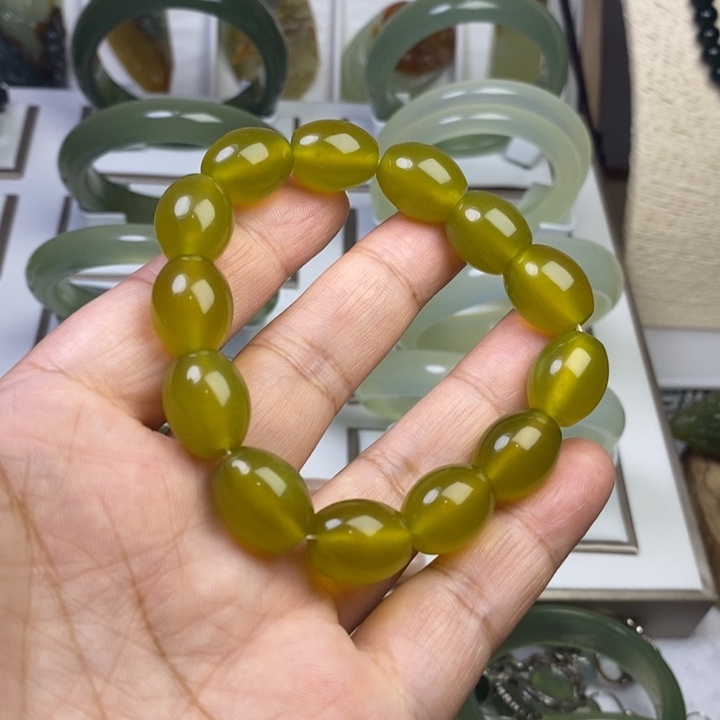 未镶嵌蛇纹石玉手链