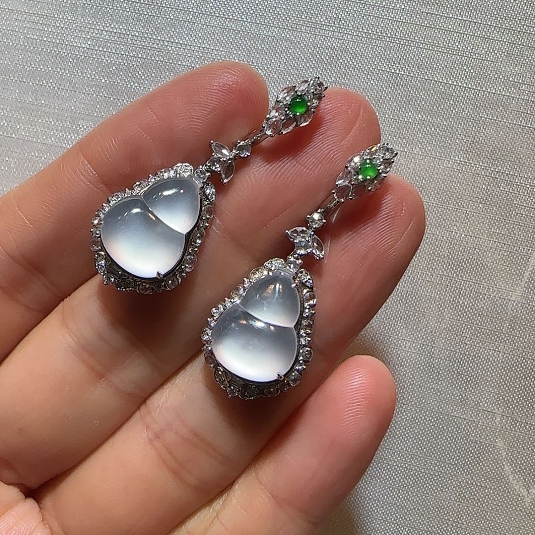 翡翠18K金镶嵌耳饰葫芦