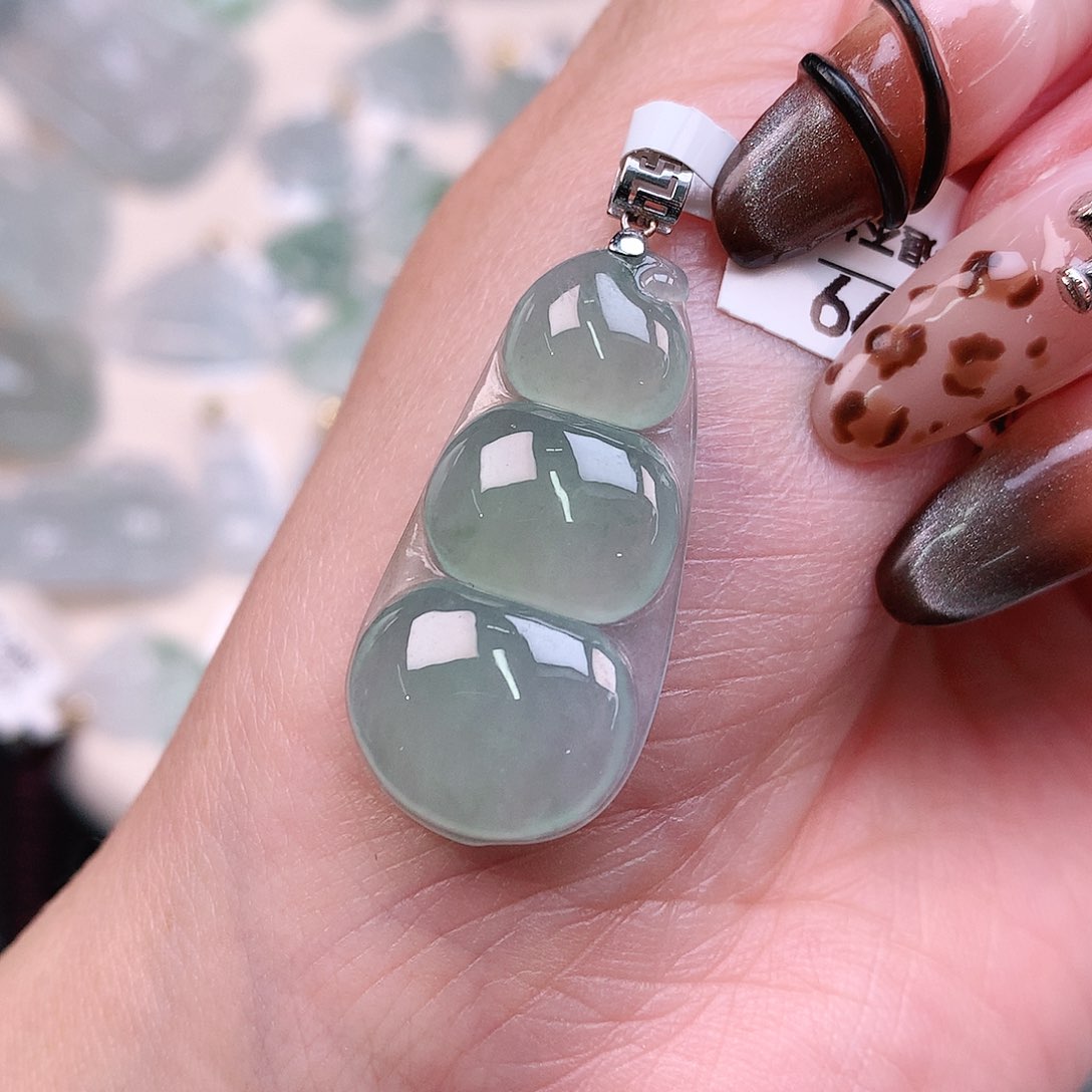 翡翠颈饰18K金镶嵌冰绿豆36.7、30.3、15.5、4