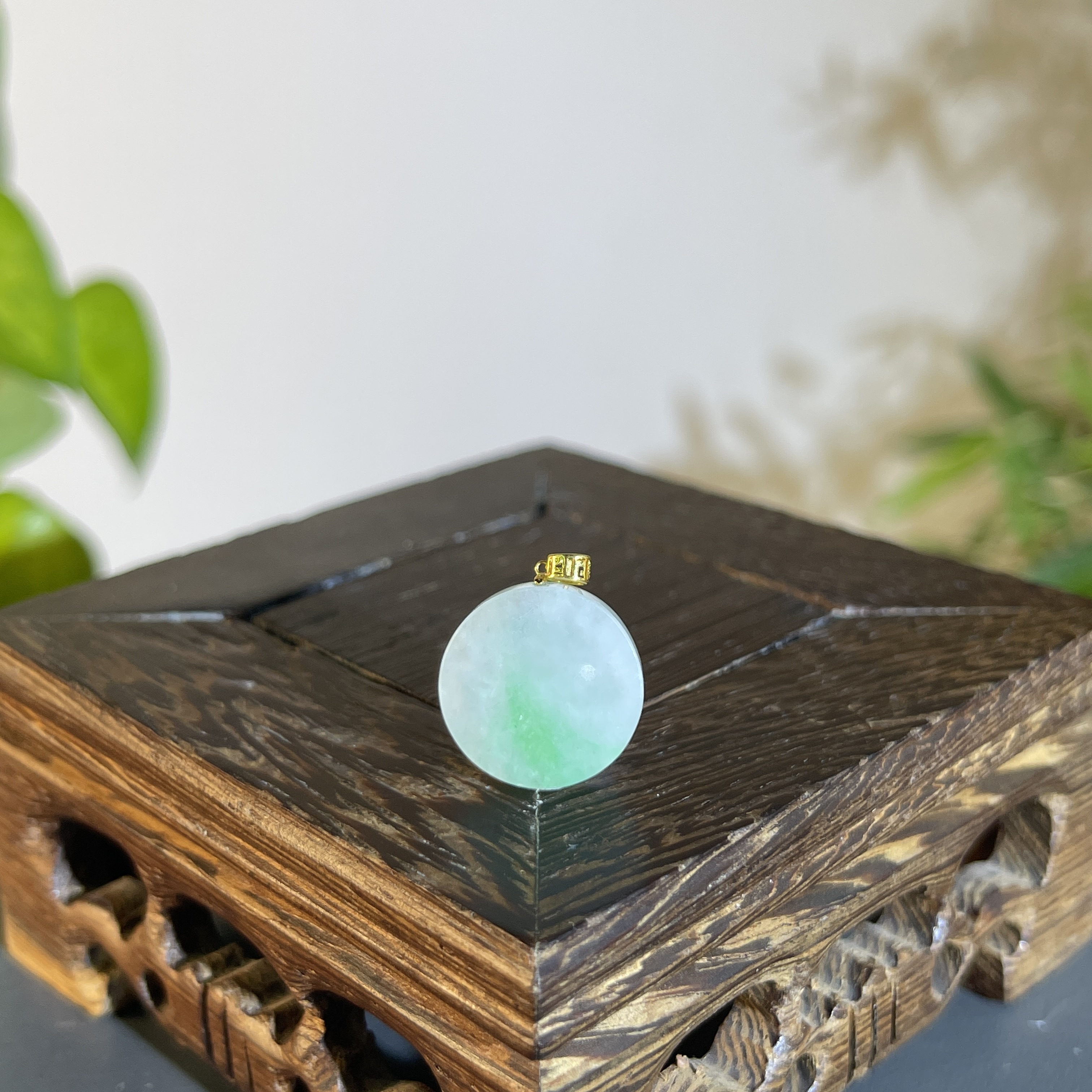 JCA13-08 天然缅甸翡翠A货 18K金扣无事牌