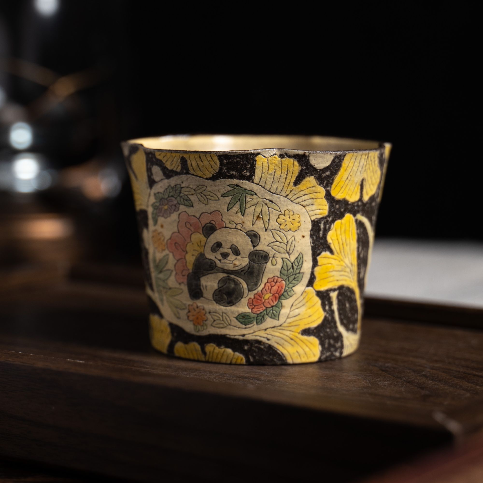 大炮家 | 银杏款熊猫吃竹子点金紫砂花口手握杯