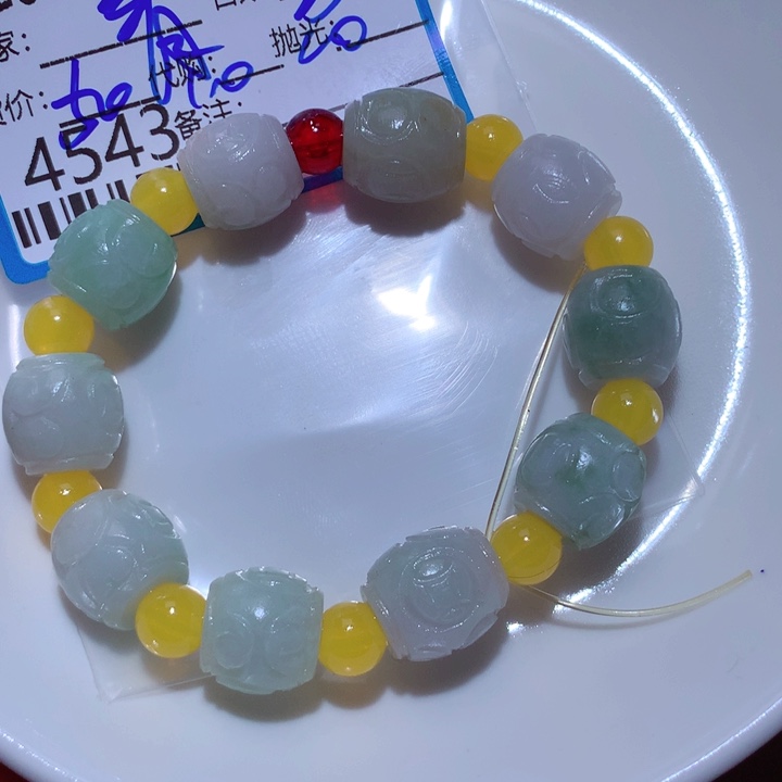 翡翠颈饰未镶嵌青*房
