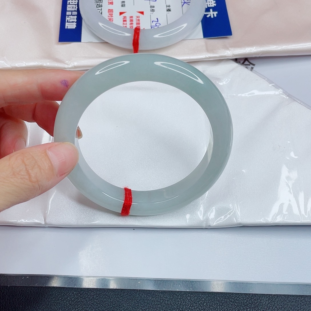 未镶嵌手镯翡翠L***·