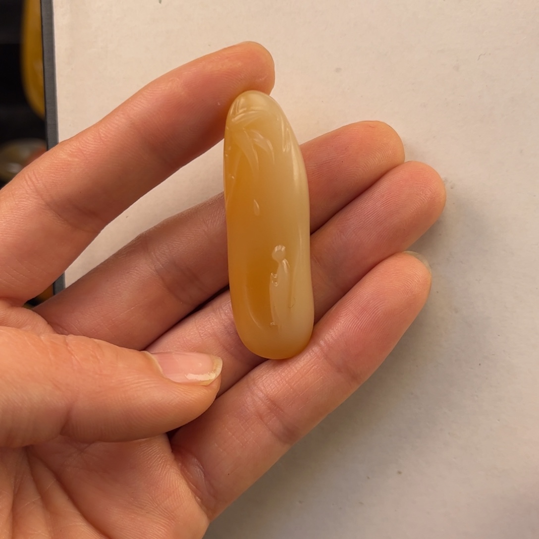 石英质玉黄蜡石吊坠合金麓*