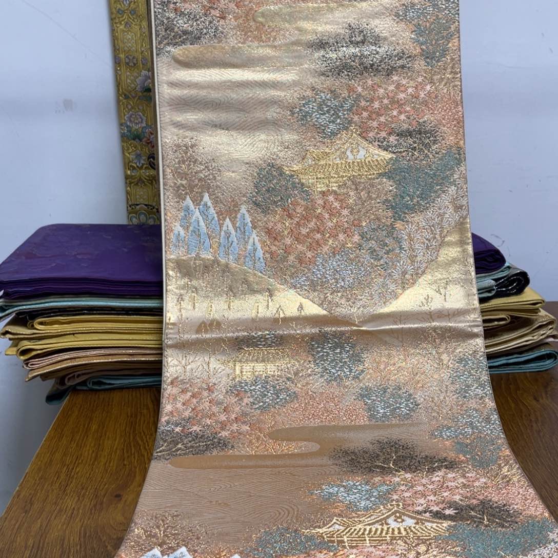 织绣本金箔织锦工艺