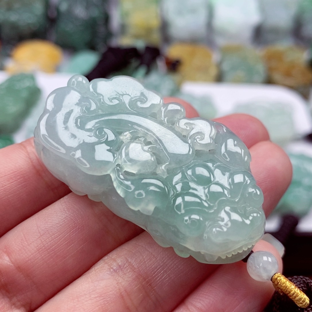 翡翠颈饰未镶嵌翡翠