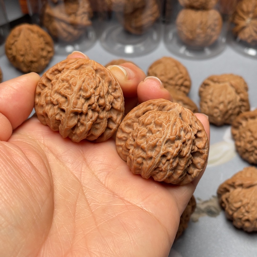 【闪购商品】文玩核桃吊坠球白………