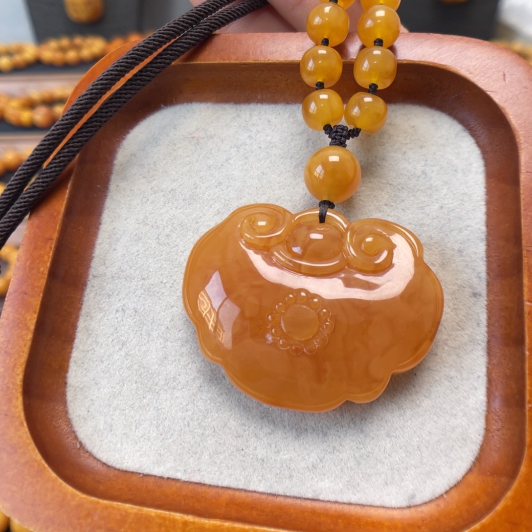 蜜蜡未镶嵌颈饰蜜蜡