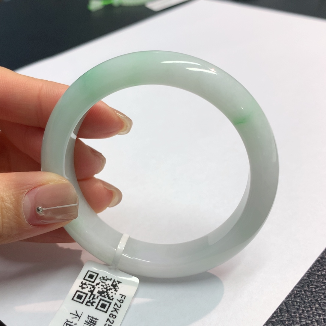 翡翠手镯未镶嵌缅甸翡翠手镯