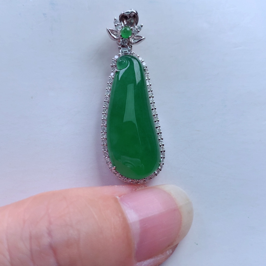 翡翠吊坠(不含链)18K金镶嵌