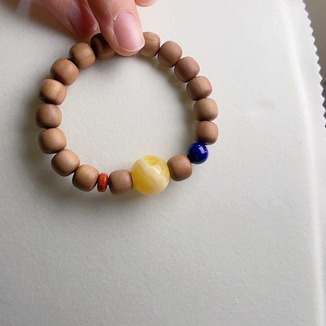 蜜蜡手链未镶嵌设计款多样性发其一