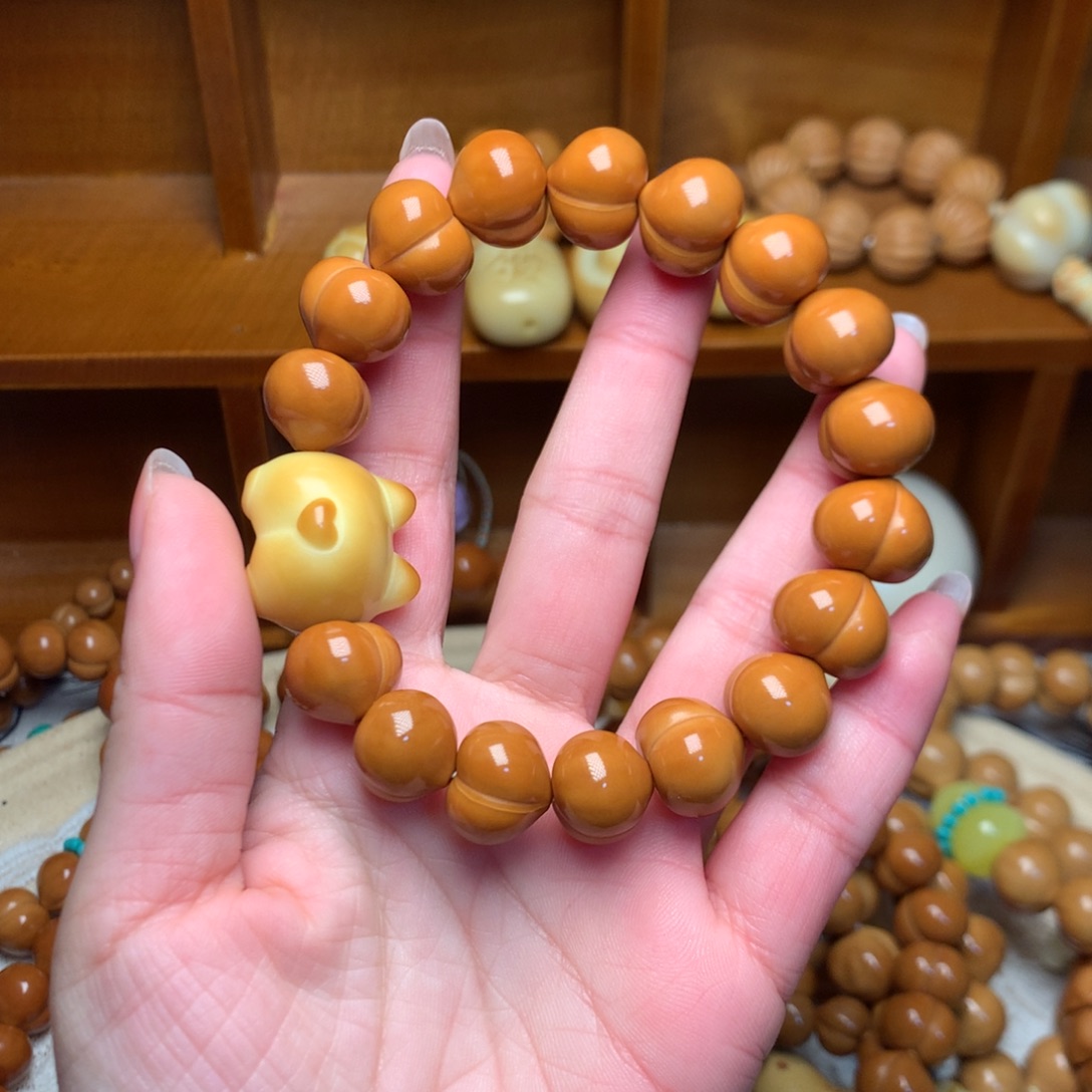 把件猴头核桃14玻璃底屁桃手串柯基