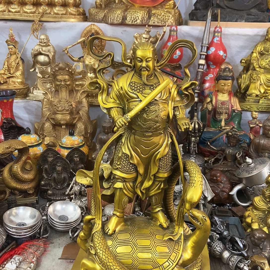 莊****帝弹簧铜摆件，老杨黄铜摆件