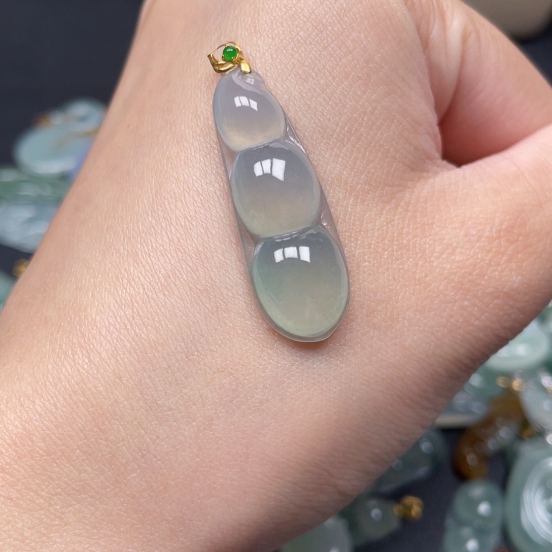 翡翠颈饰18K金镶嵌翡翠