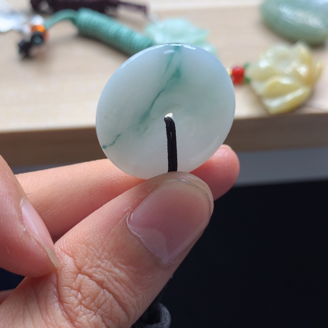 颈饰未镶嵌翡翠吊坠