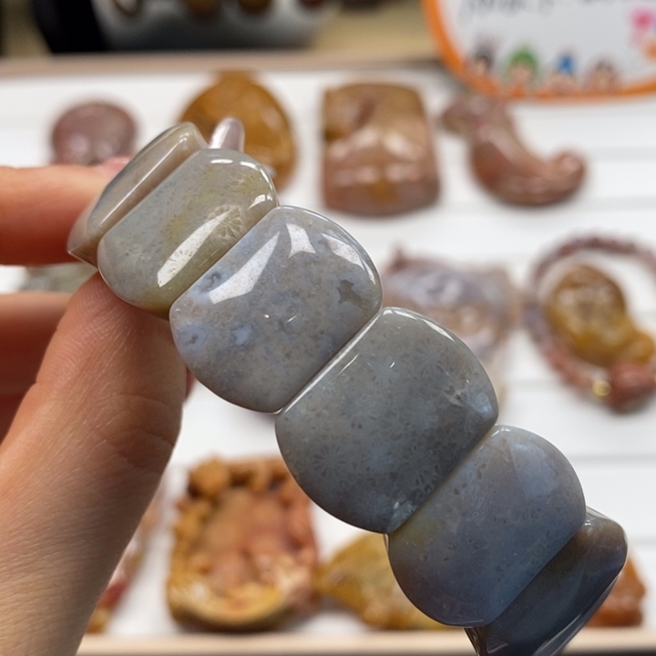 硅化玉手串未镶嵌手牌