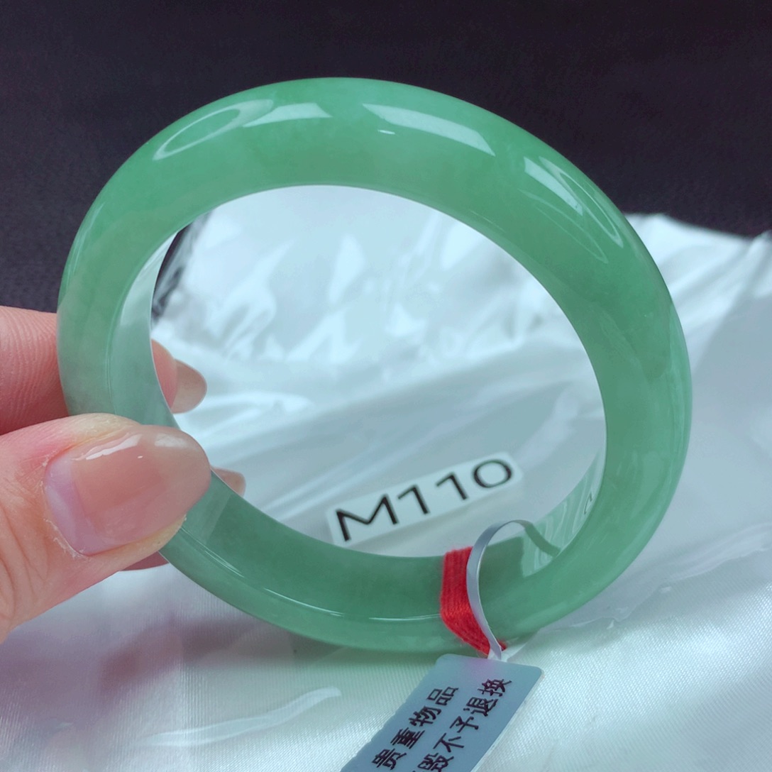 翡翠手镯未镶嵌手镯88