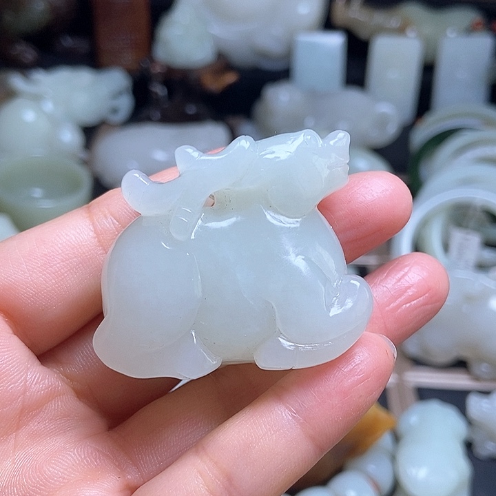 和田玉未镶嵌颈饰