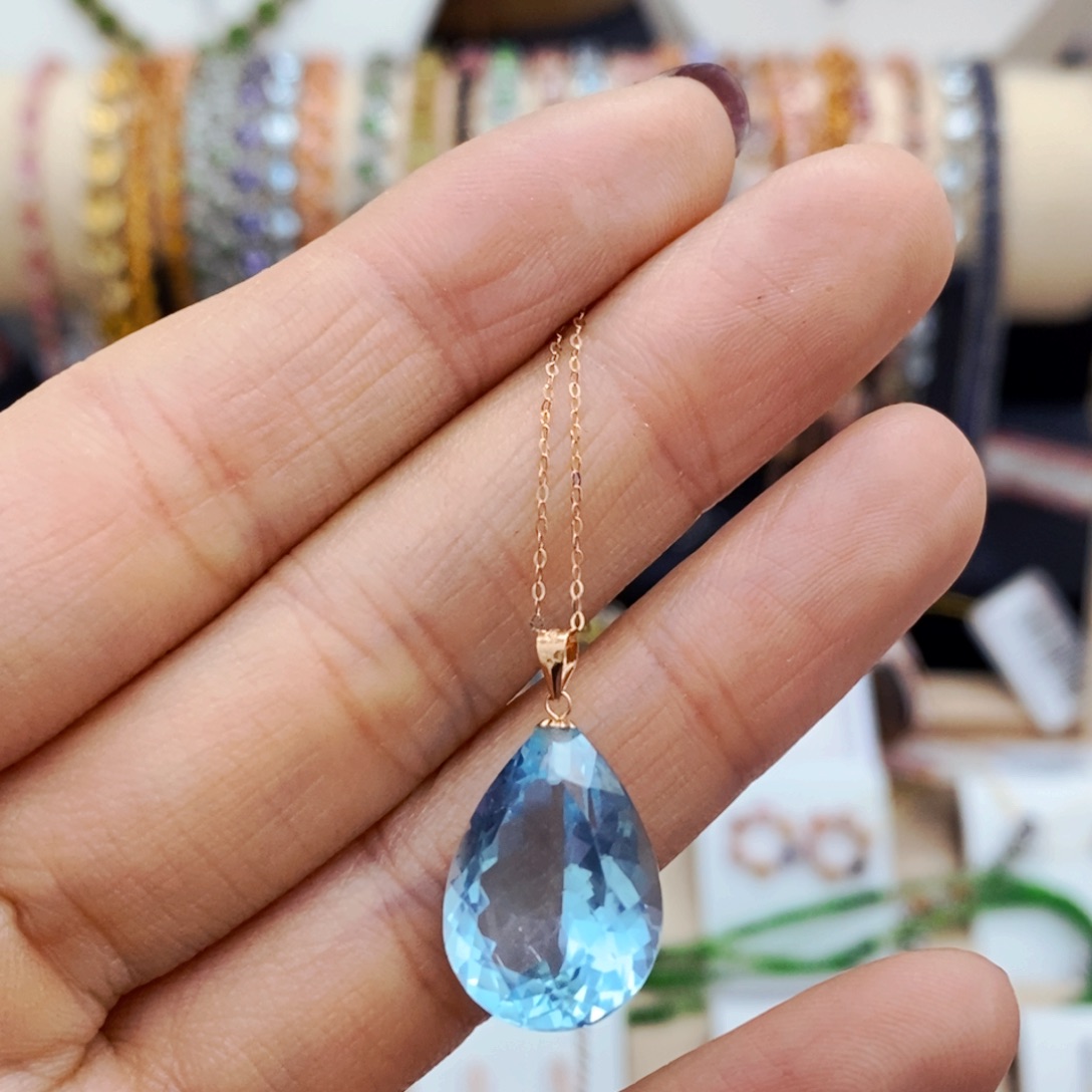 托帕石吊坠(赠链)18K金镶嵌