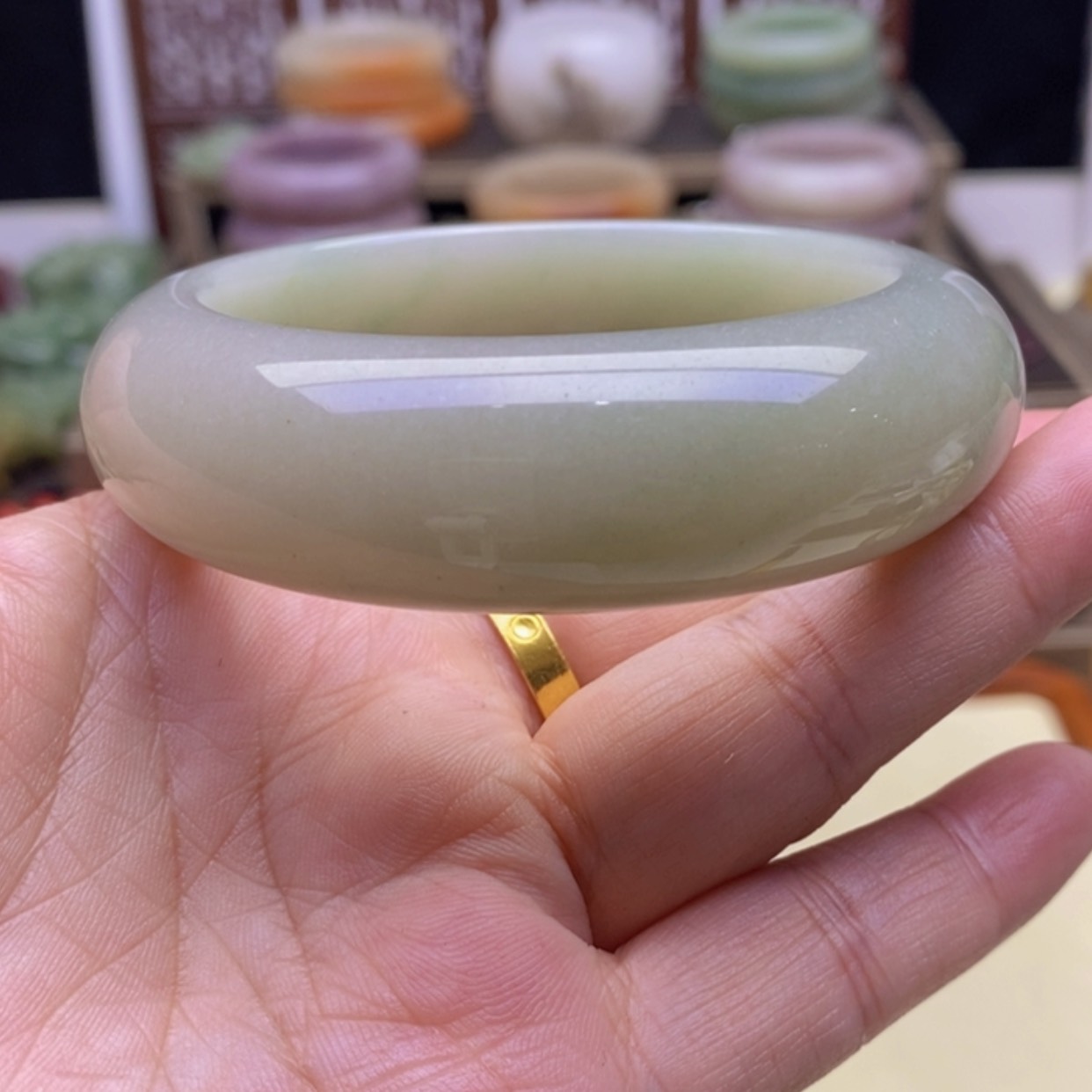 【闪购商品】石英质玉手镯未镶嵌