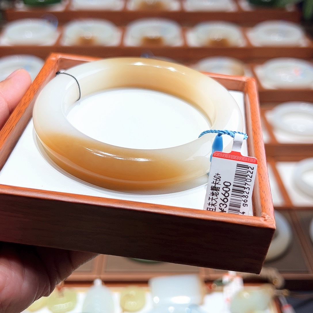 和田玉手镯未镶嵌60+