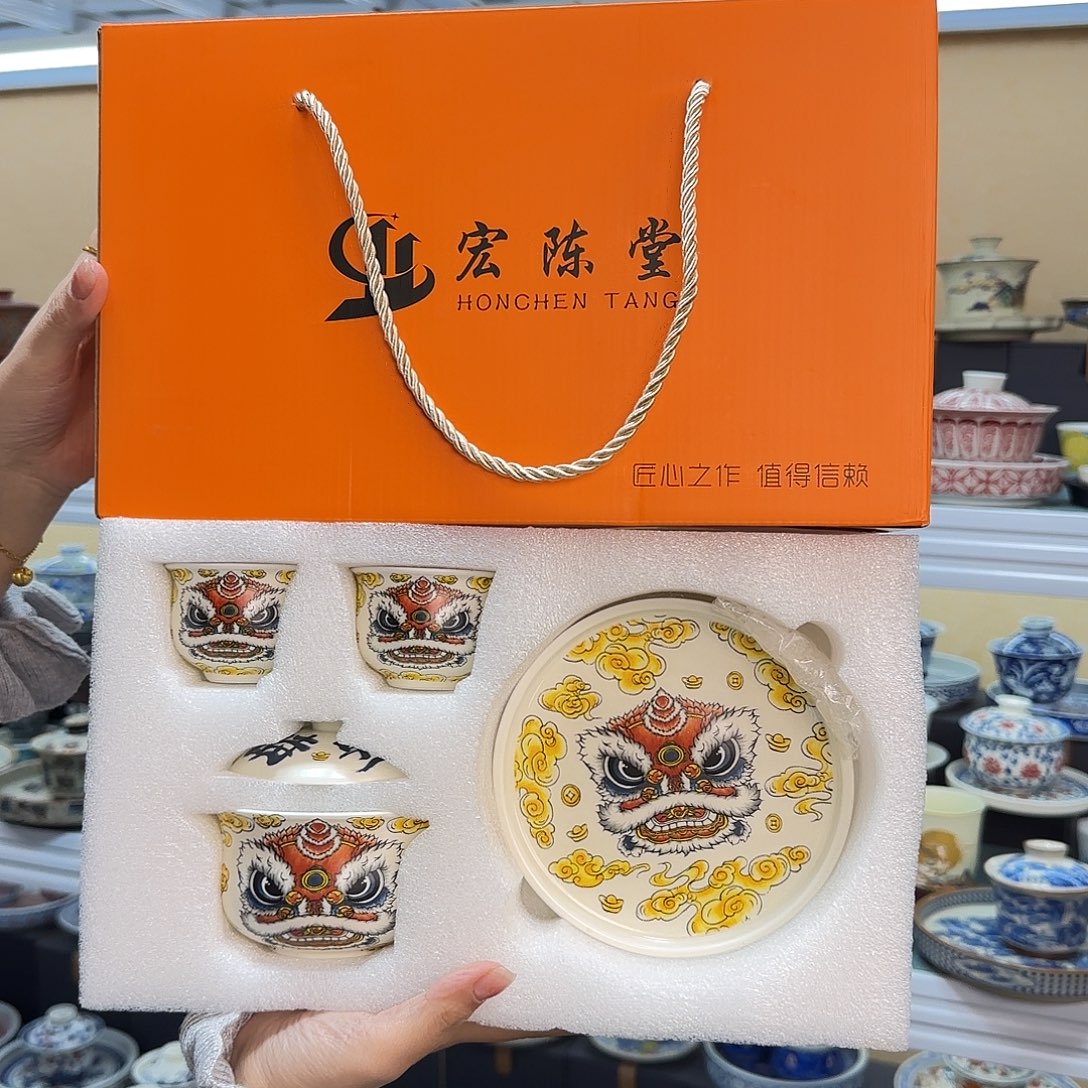 我们都在努力的生活呀