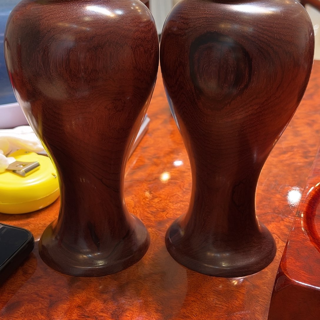 花梨木类难****！海南黄花梨花瓶