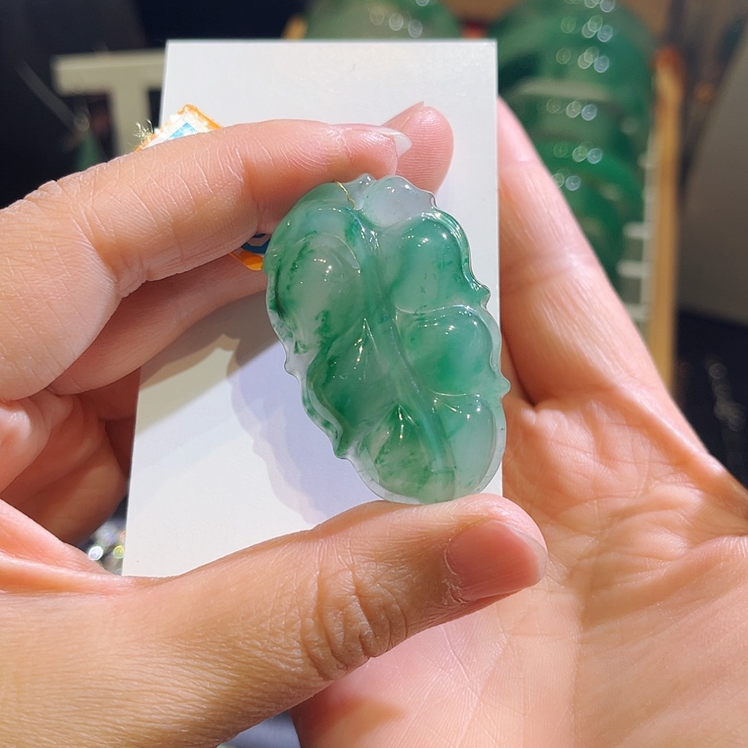 石英质玉未镶嵌颈饰